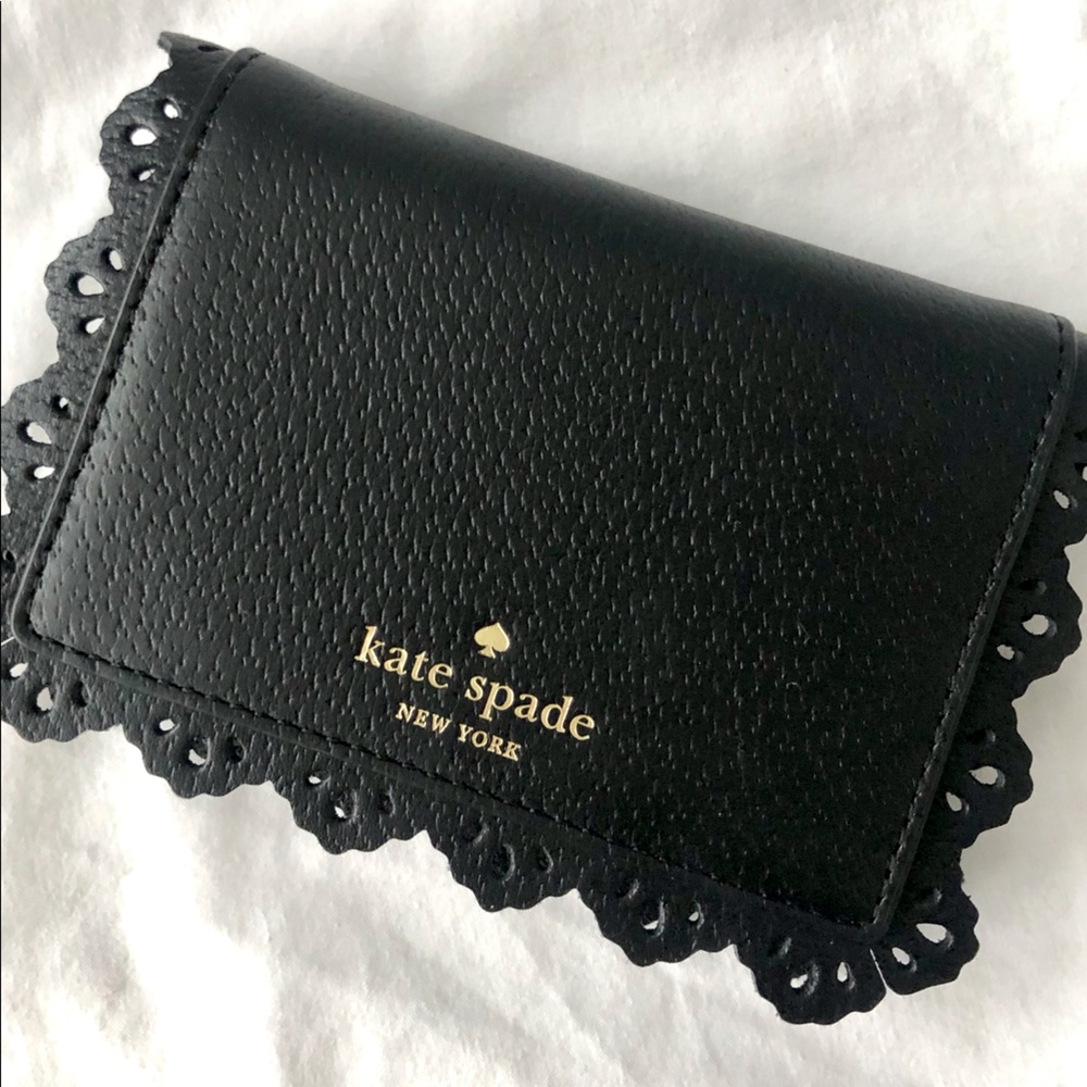 SALE‼️NWOT Kate spade Black Leather Scallop Wallet